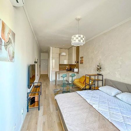 Апартаменты Soho City Studio M&S Бар Экстерьер фото